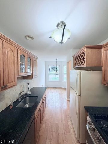 4 Delaware Ln, Branchburg Twp., NJ 08876