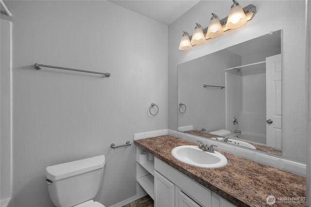 810 E Lakeshore Drive W, Shelton, WA 98584