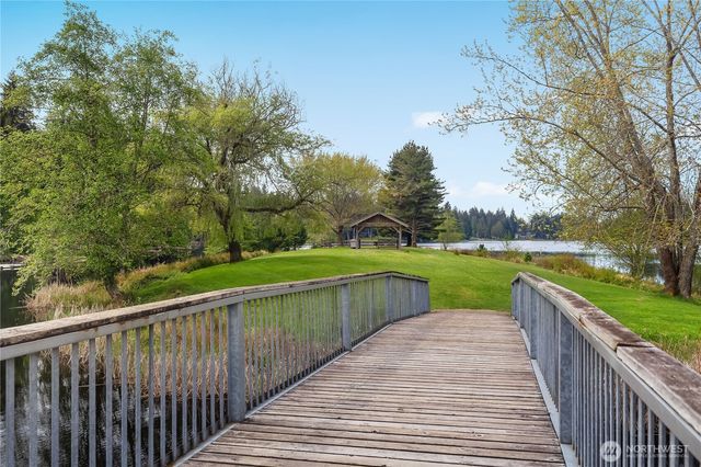 810 E Lakeshore Drive W, Shelton, WA 98584