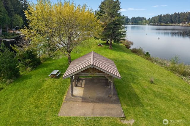 810 E Lakeshore Drive W, Shelton, WA 98584