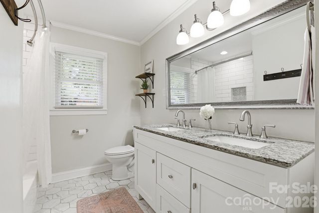 8325 Fallsdale Drive, Charlotte, NC 28214