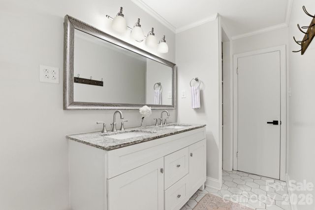 8325 Fallsdale Drive, Charlotte, NC 28214