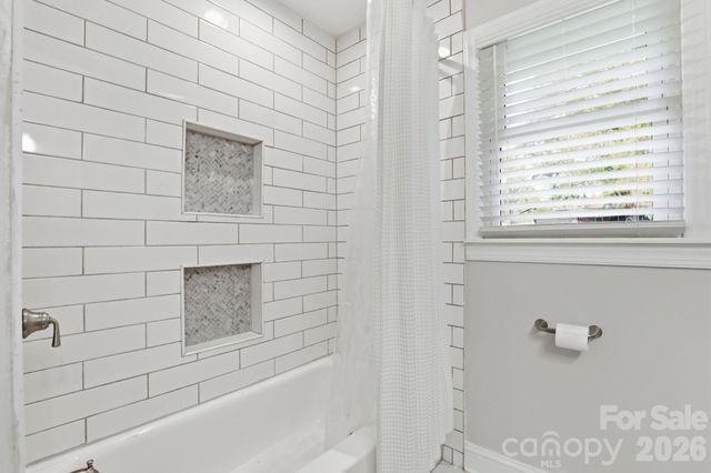 8325 Fallsdale Drive, Charlotte, NC 28214