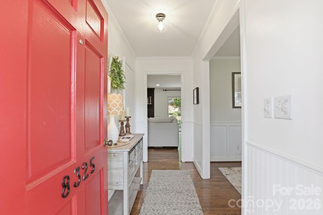 8325 Fallsdale Drive, Charlotte, NC 28214