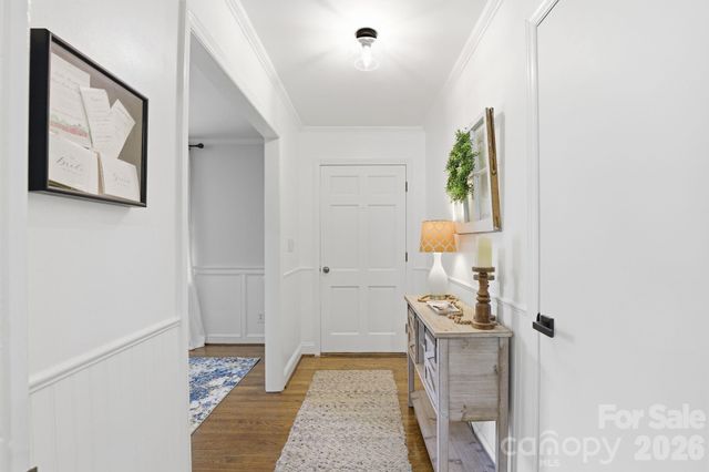 8325 Fallsdale Drive, Charlotte, NC 28214