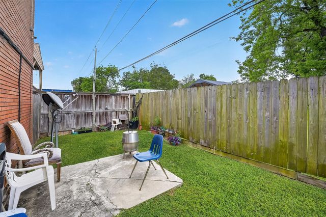 7742 Park Place Boulevard 4, Houston, TX 77087