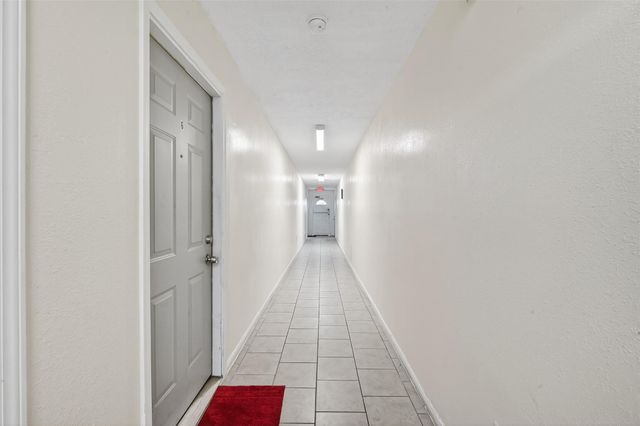 7742 Park Place Boulevard 4, Houston, TX 77087
