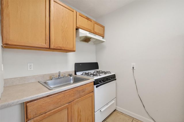 7742 Park Place Boulevard 4, Houston, TX 77087
