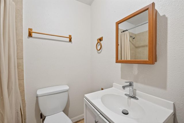 7742 Park Place Boulevard 4, Houston, TX 77087