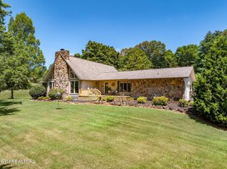 245 Creekwood Drive, Madisonville, TN 37354
