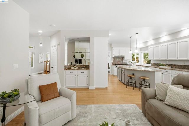 507 Raven Pl, Clayton, CA 94517
