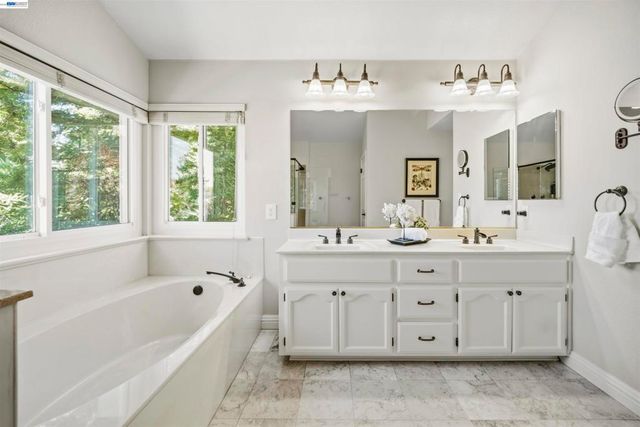 507 Raven Pl, Clayton, CA 94517
