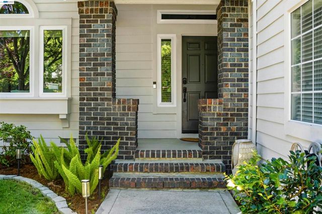 507 Raven Pl, Clayton, CA 94517