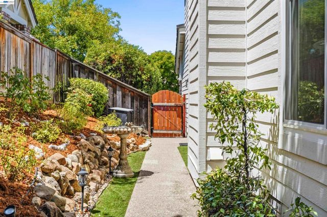 507 Raven Pl, Clayton, CA 94517