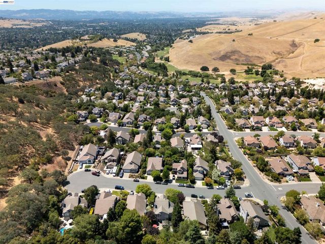 507 Raven Pl, Clayton, CA 94517