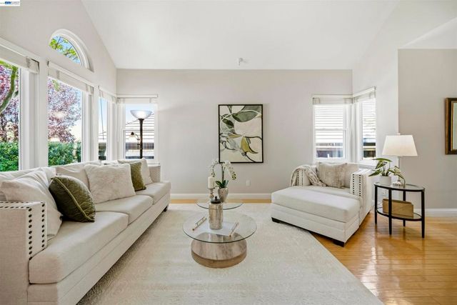 507 Raven Pl, Clayton, CA 94517