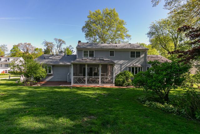 1230 38th Avenue Court, Rock Island, IL 61201