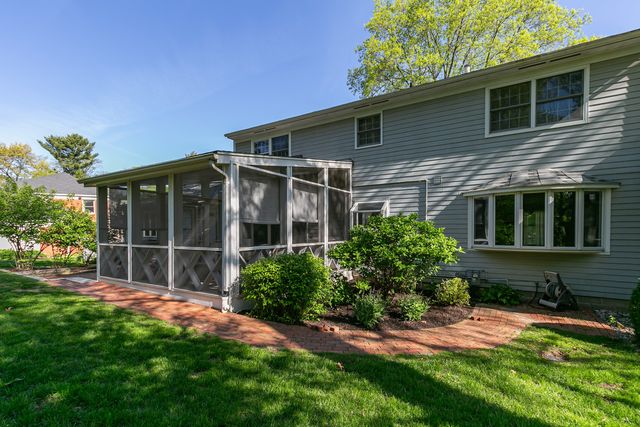 1230 38th Avenue Court, Rock Island, IL 61201