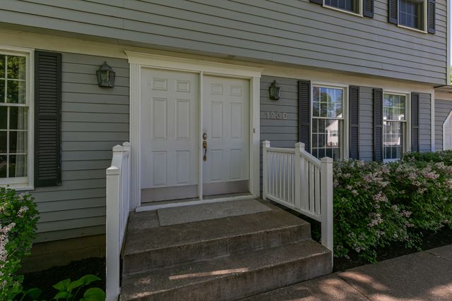1230 38th Avenue Court, Rock Island, IL 61201