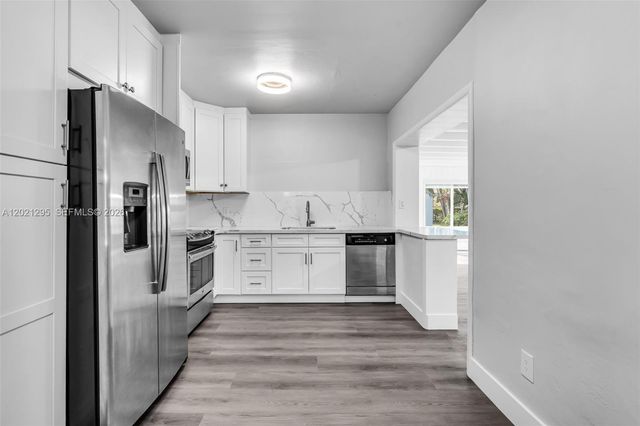 648 South Dr, Miami Springs, FL 33166