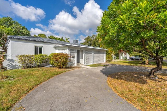 648 South Dr, Miami Springs, FL 33166