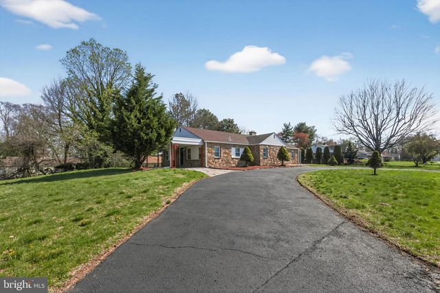 207 ROLLING GREEN AVE, New Castle, DE 19720