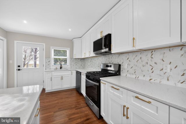 207 ROLLING GREEN AVE, New Castle, DE 19720