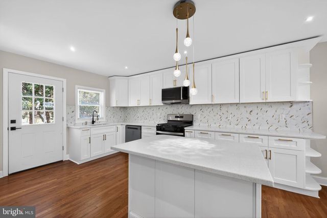 207 ROLLING GREEN AVE, New Castle, DE 19720