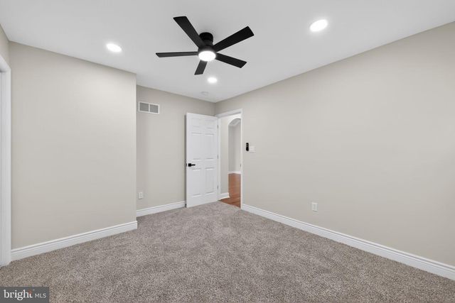 207 ROLLING GREEN AVE, New Castle, DE 19720