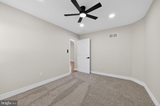 207 ROLLING GREEN AVE, New Castle, DE 19720