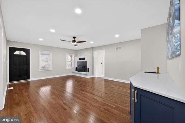 207 ROLLING GREEN AVE, New Castle, DE 19720