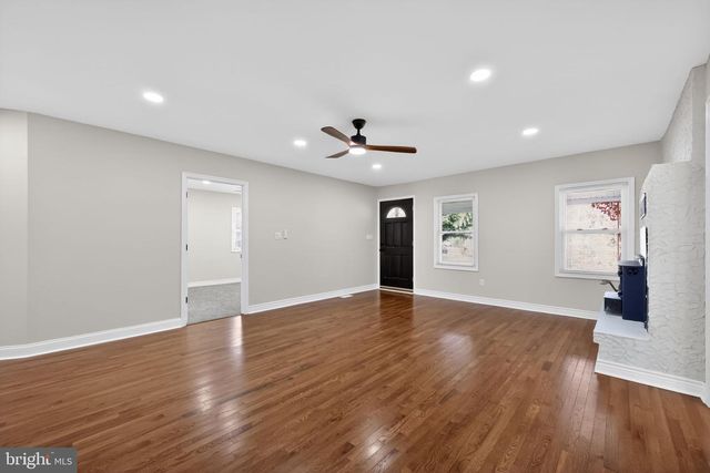 207 ROLLING GREEN AVE, New Castle, DE 19720