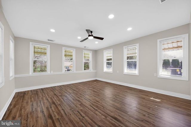 207 ROLLING GREEN AVE, New Castle, DE 19720