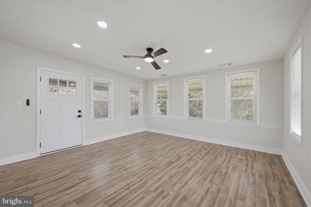 207 ROLLING GREEN AVE, New Castle, DE 19720