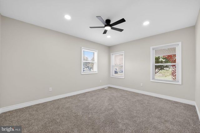207 ROLLING GREEN AVE, New Castle, DE 19720