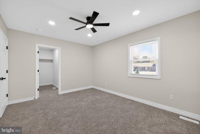 207 ROLLING GREEN AVE, New Castle, DE 19720