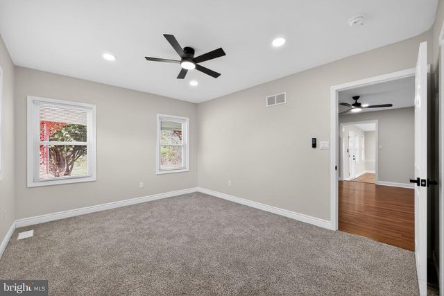 207 ROLLING GREEN AVE, New Castle, DE 19720