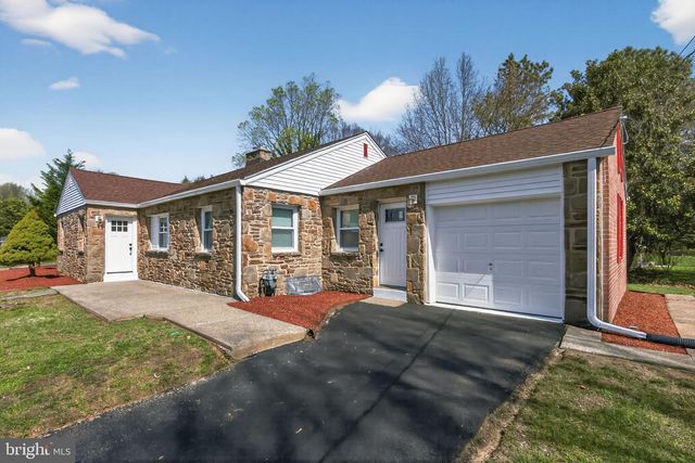 207 ROLLING GREEN AVE, New Castle, DE 19720