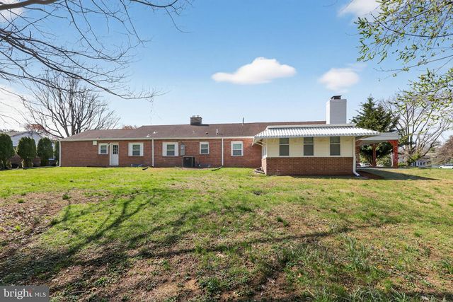 207 ROLLING GREEN AVE, New Castle, DE 19720