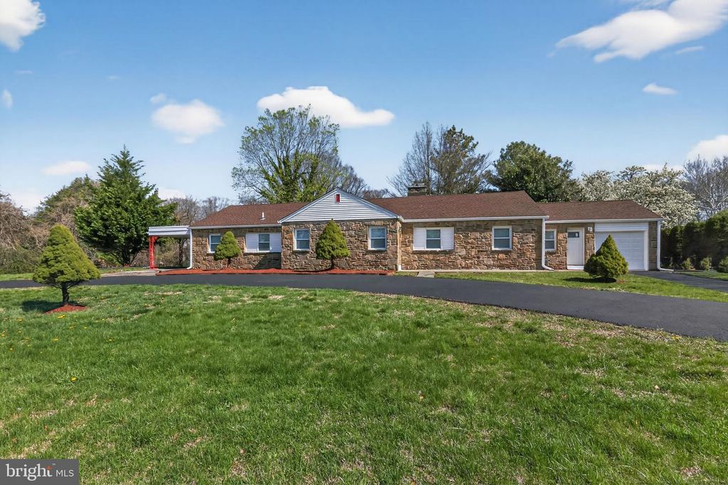 207 ROLLING GREEN AVE, New Castle, DE 19720