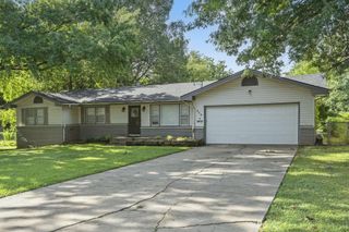 938 East Lindberg Street, Springfield, MO 65807