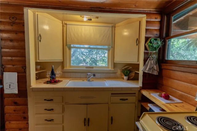 24 Barrett Canyon, Mt Baldy, CA 91759