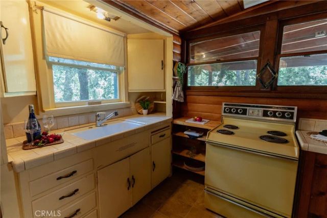 24 Barrett Canyon, Mt Baldy, CA 91759