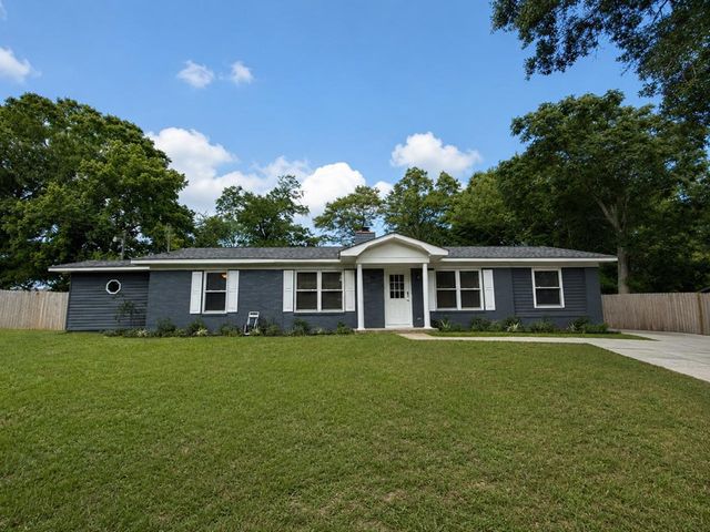 46 Dogwood St., Midland City, AL 36350