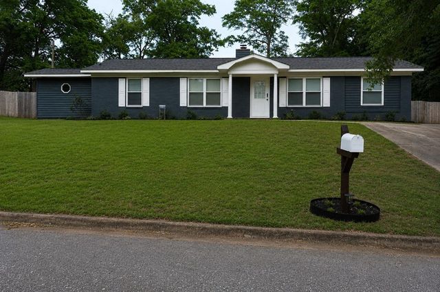 46 Dogwood St., Midland City, AL 36350