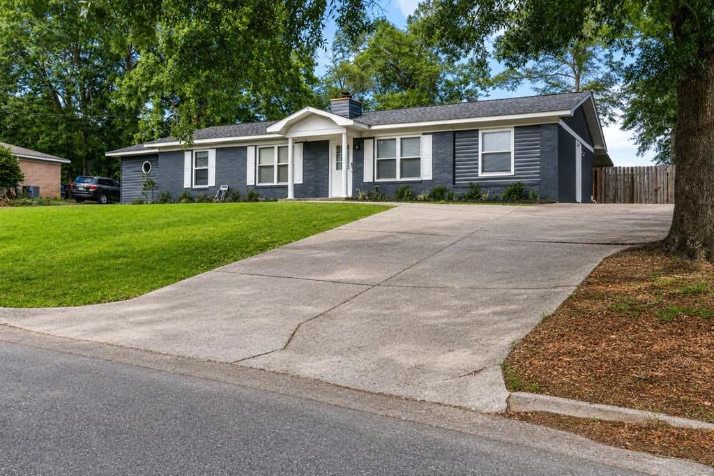 46 Dogwood St., Midland City, AL 36350