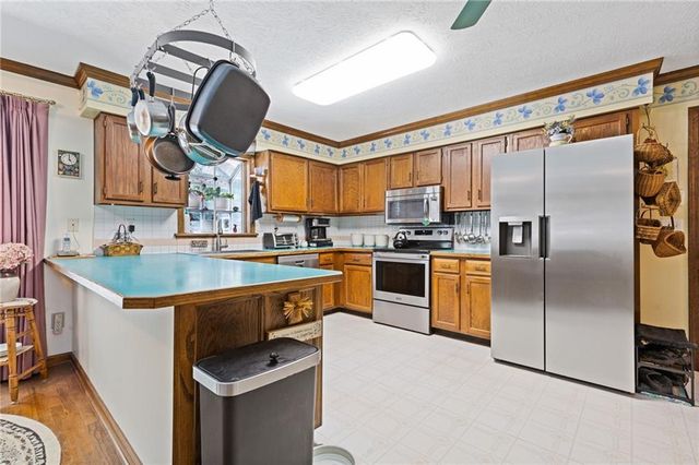 4183 Deerbrook Way SW, Lilburn, GA 30047