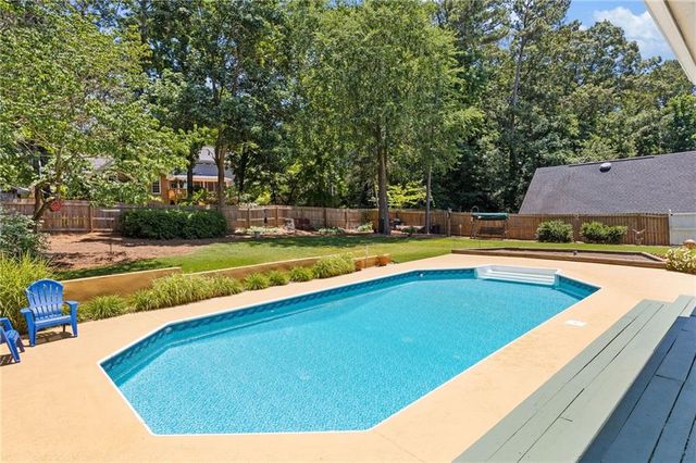 4183 Deerbrook Way SW, Lilburn, GA 30047
