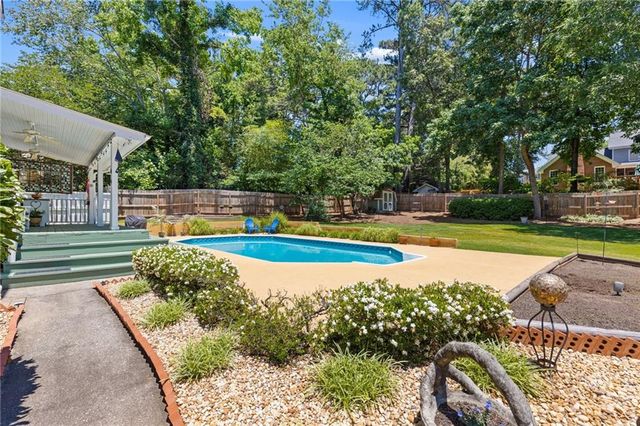 4183 Deerbrook Way SW, Lilburn, GA 30047