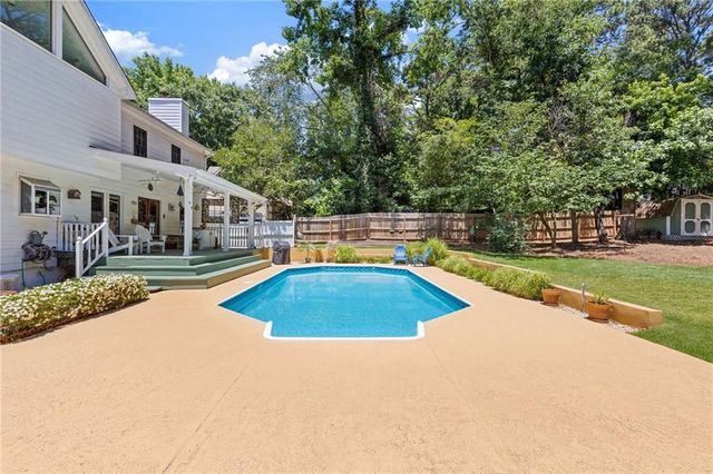 4183 Deerbrook Way SW, Lilburn, GA 30047